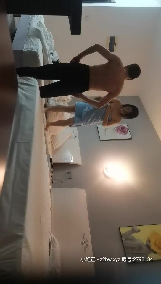 【須盡歡愛我所愛】新人酒店小伙約操小少婦，剛下海青澀害羞一番調教氣氛曖昧賣力啪啪