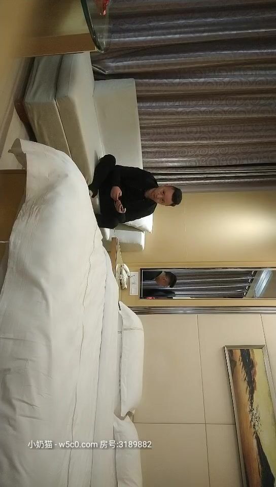 【瀟灑哥尋花】酒店約操小少婦，沙發啪啪後入大白臀，老漢推車嬌喘不斷淫盪刺激