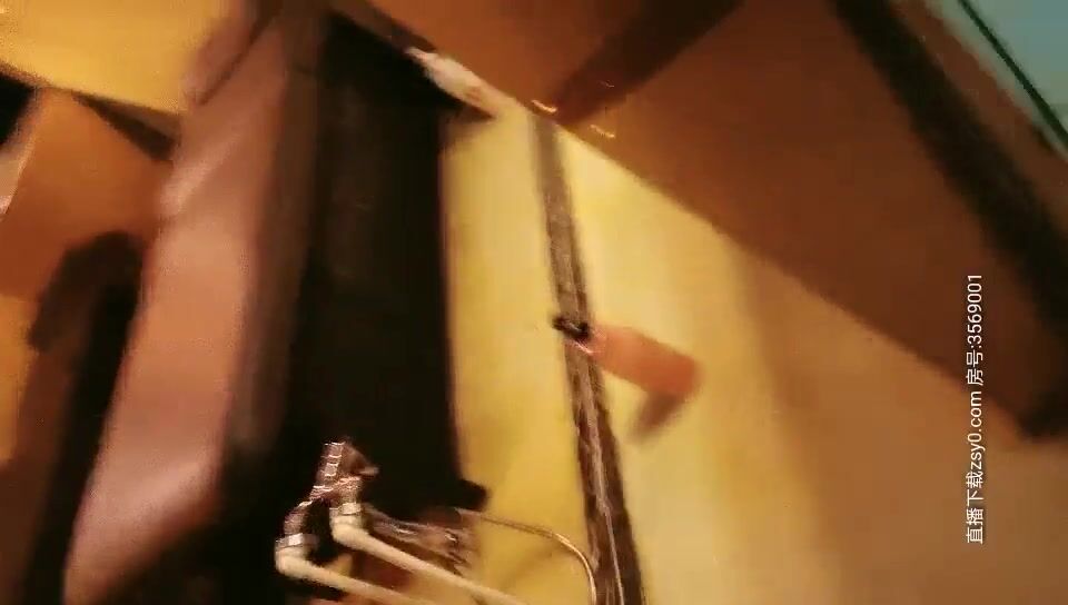 胖表弟偉哥下午逛spa會所搞了個剛下海的金發美乳小嫩妹